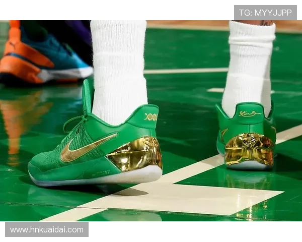 足球明星赠送定制球鞋感动小球迷 亲情与梦想的传递