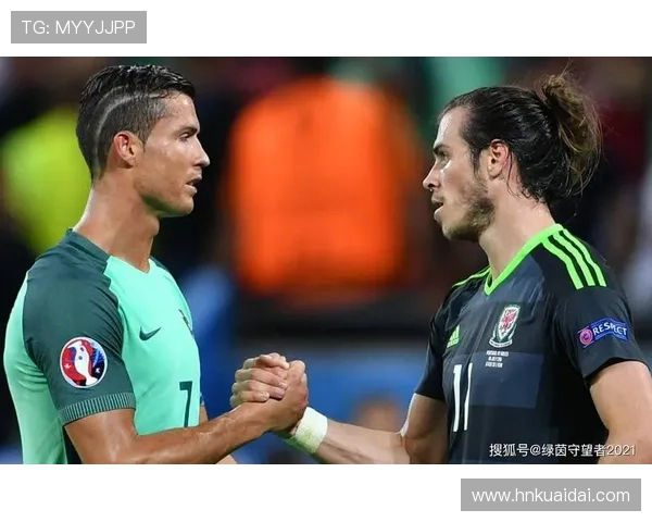 足球界两大球星的巅峰对决与时代传承解析